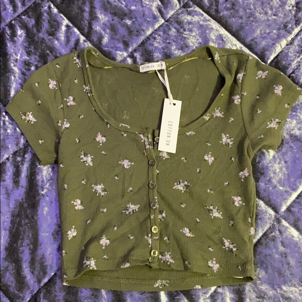 Short sleeve top